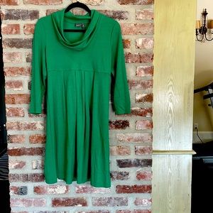 Green long sleeved dress